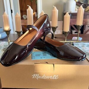 Madewell Greta patent flats in Deep Plum size 6. NWT